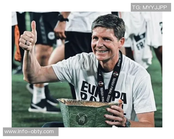 绿帽哥揭秘格拉斯纳为曼联战术准备的千页分析与面试策略