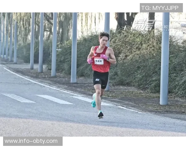 拉松:坚持自我风格将使我们成为对手忌惮的强队 拉松:坚持自我风格将使我们成为对手忌惮的强队